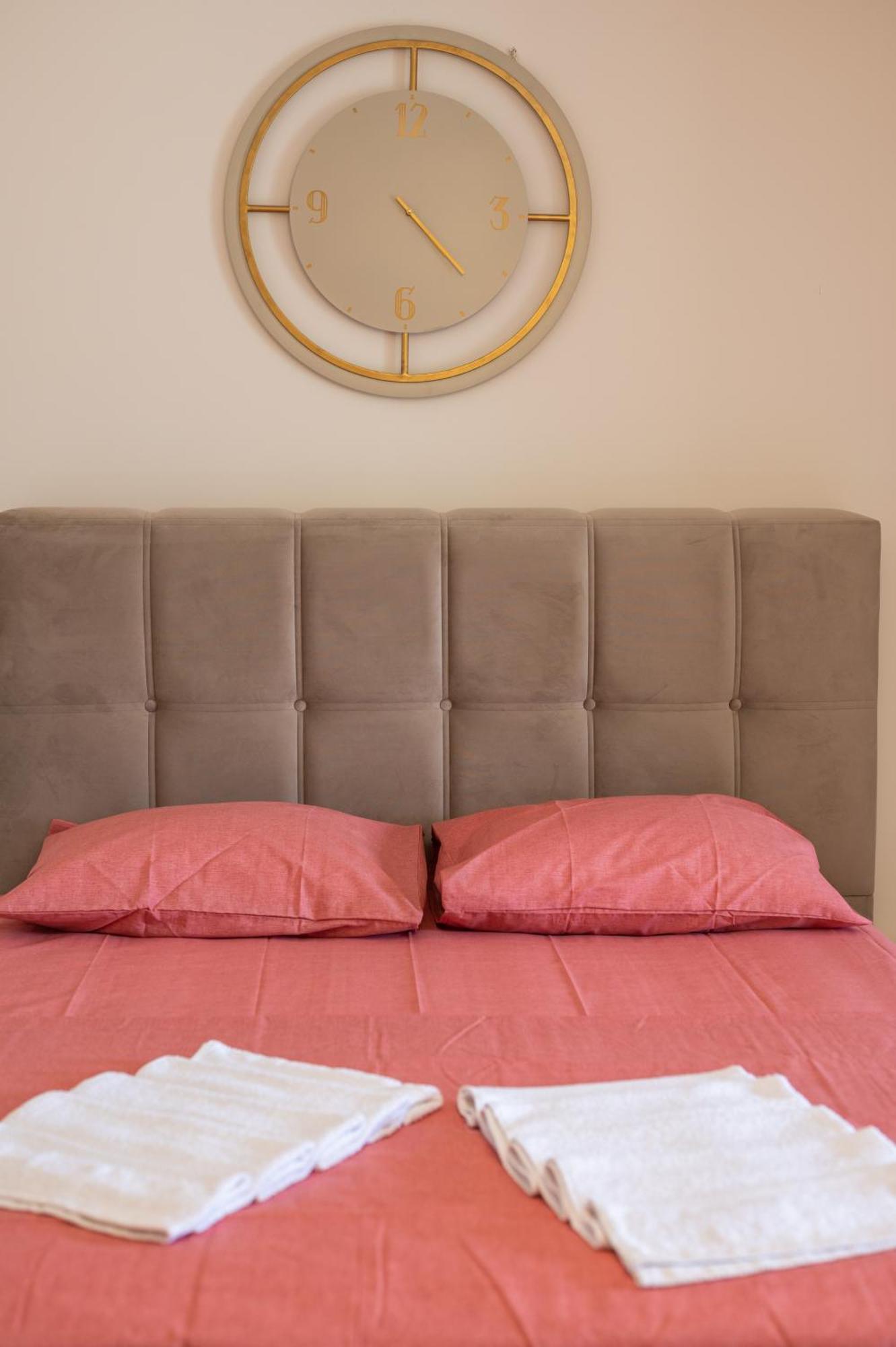 Beach Walk Apartments 乌尔齐尼 外观 照片