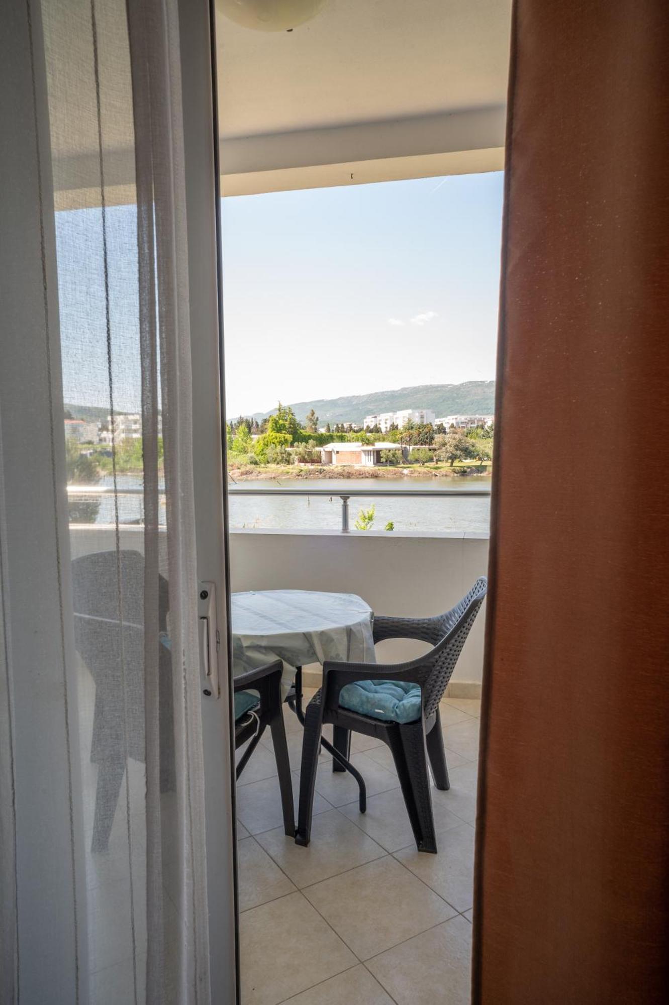 Beach Walk Apartments 乌尔齐尼 外观 照片