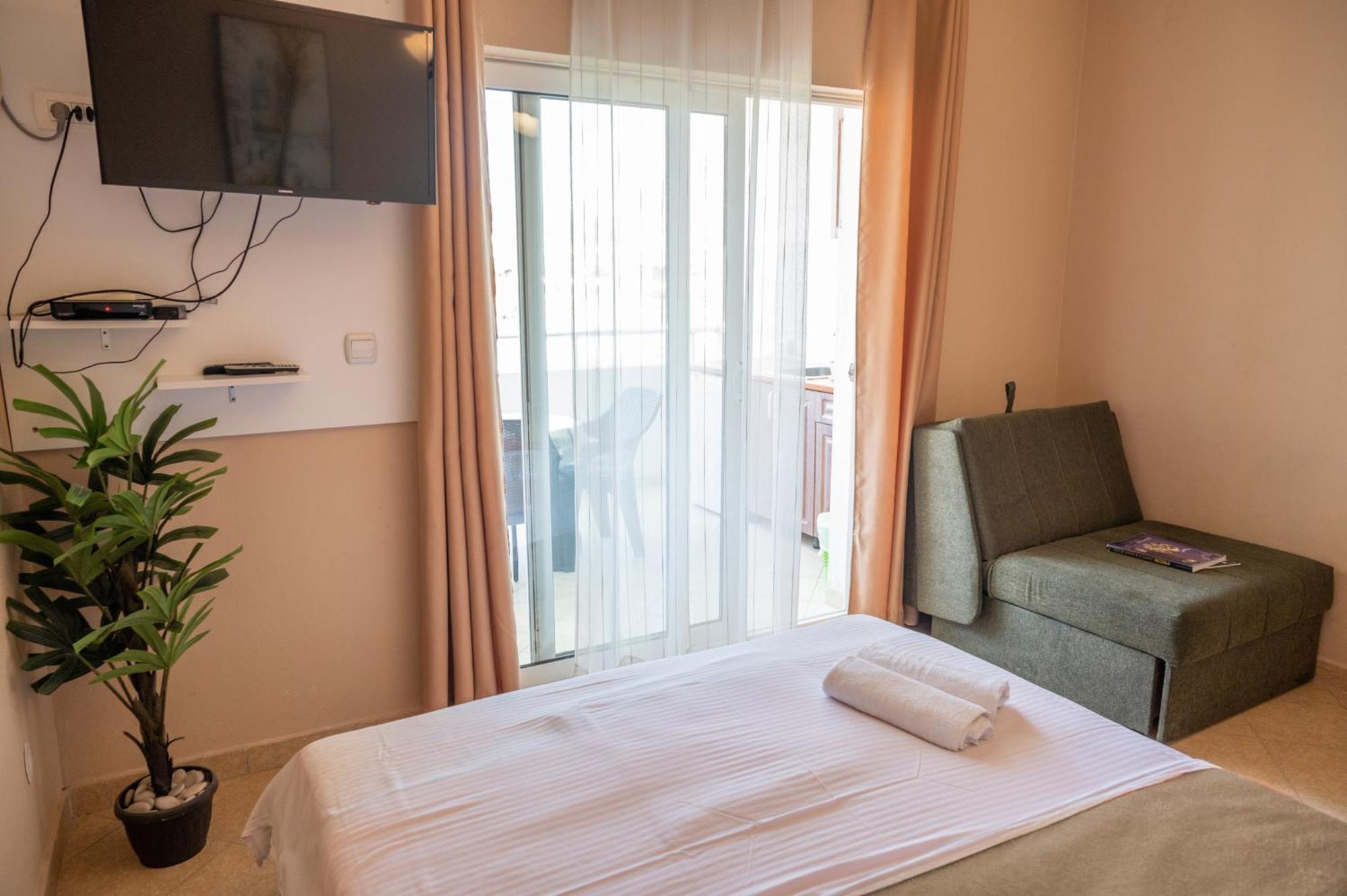 Beach Walk Apartments 乌尔齐尼 外观 照片
